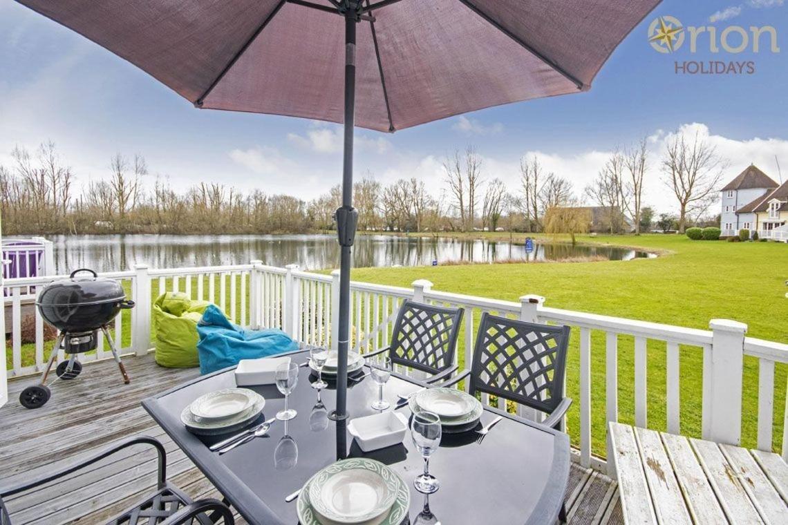 Isis Lakes 84 - Tortola Lodge South Cerney Kültér fotó